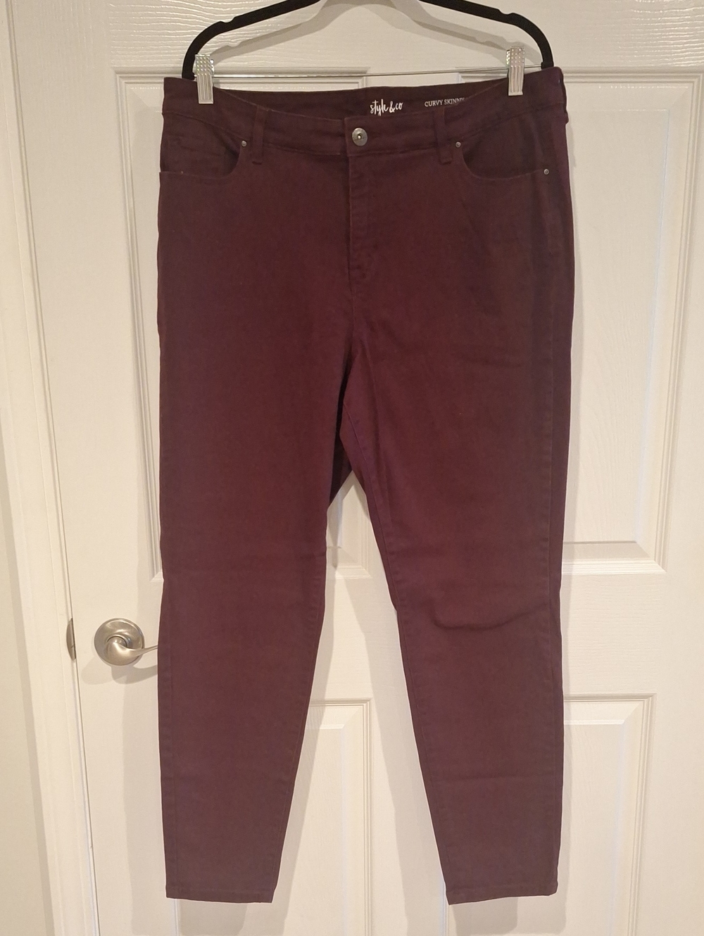 Style & Co. Women's Curvy Skinny Leg Jeans in Burgundy
